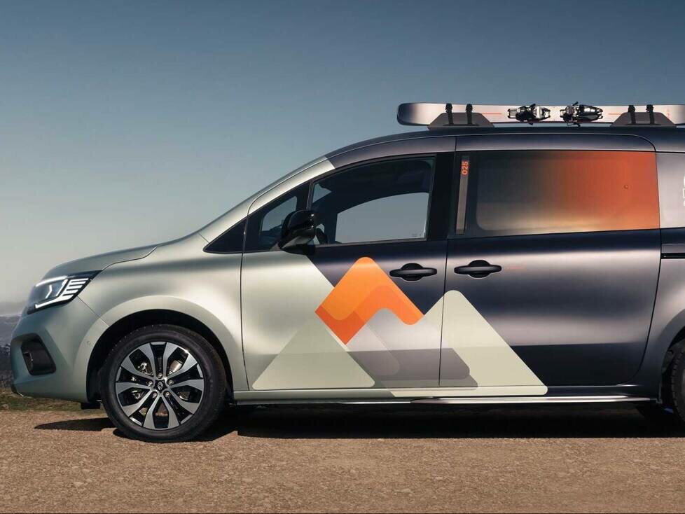 Renault Hippie Caviar Motel (2022)