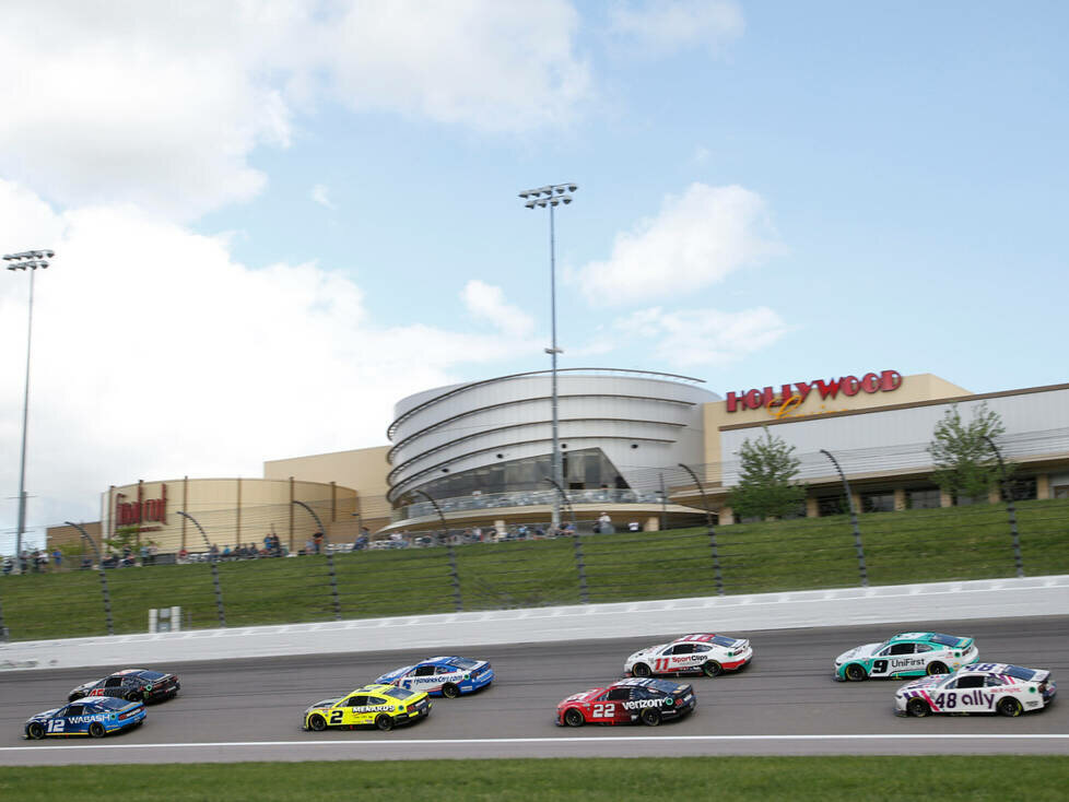 NASCAR-Action auf dem Kansas Speedway in Kansas City