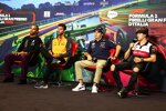 Guanyu Zhou (Alfa Romeo), Lewis Hamilton (Mercedes), Daniel Ricciardo (McLaren) und Sergio Perez (Red Bull) 