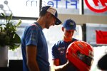 Mick Schumacher (Haas) mit Esteban Ocon (Alpine)