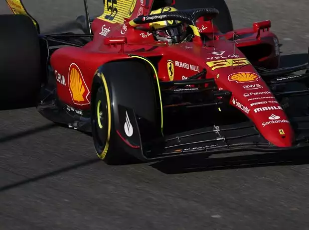 Carlos Sainz im Ferrari F1-75 im Freitagstraining in Monza Titel-Bild zur News: Carlos Sainz im Ferrari F1-75 im Freitagstraining in Monza