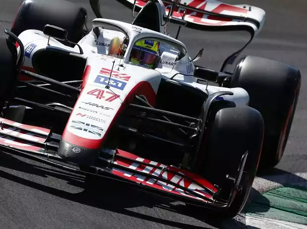 Mick Schumacher im Haas VF-22 beim Formel-1-Training in Monza 2022 Titel-Bild zur News: Mick Schumacher im Haas VF-22 beim Formel-1-Training in Monza 2022