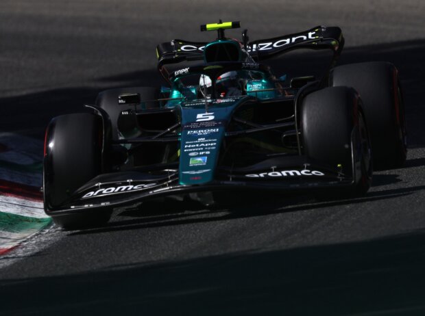 Sebastian Vettel im Aston Martin AMR22 im Formel-1-Training in Monza 2022 Sebastian Vettel im Aston Martin AMR22 im Formel-1-Training in Monza 2022