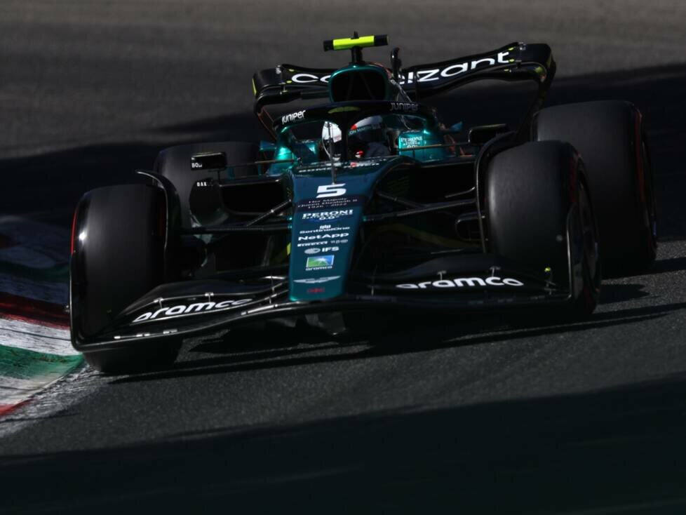 Sebastian Vettel im Aston Martin AMR22 im Formel-1-Training in Monza 2022