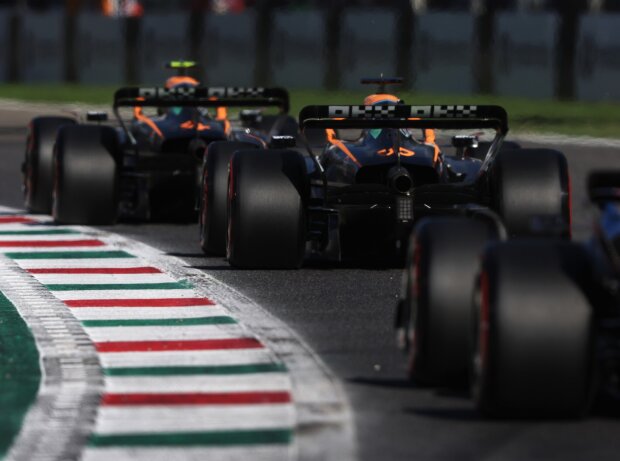 Titel-Bild zur News: Lando Norris vor McLaren-Teamkollege Daniel Ricciardo in Monza 2022