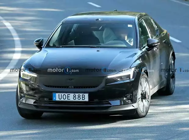 Polestar 2 facelift spy photo Titel-Bild zur News: Polestar 2 facelift spy photo
