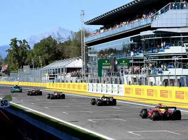 Titel-Bild zur News: Max Verstappen, Valtteri Bottas, Yuki Tsunoda, Charles Leclerc