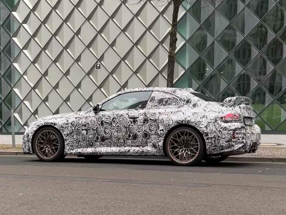 BMW M2 G87 (2023) Teaser