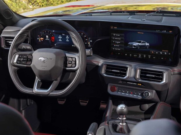 Cockpit des neuen Ford Mustang Cockpit des neuen Ford Mustang