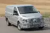 Bild zum Inhalt: Mercedes Vito: Facelift mit Frontpartie im EQV-Stil erwischt