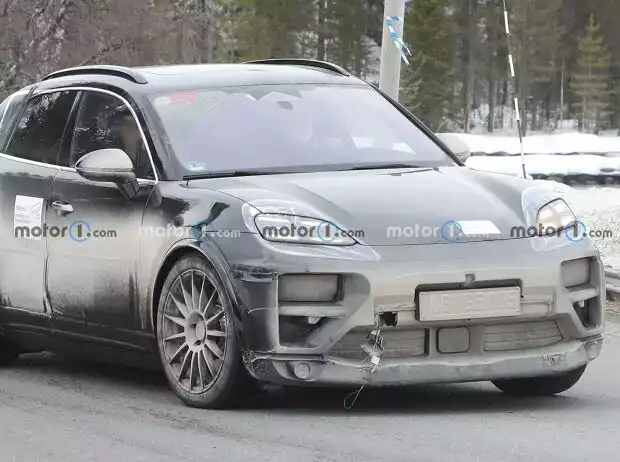 Porsche Macan EV auf neuen Erlkönigbildern Titel-Bild zur News: Porsche Macan EV auf neuen Erlkönigbildern