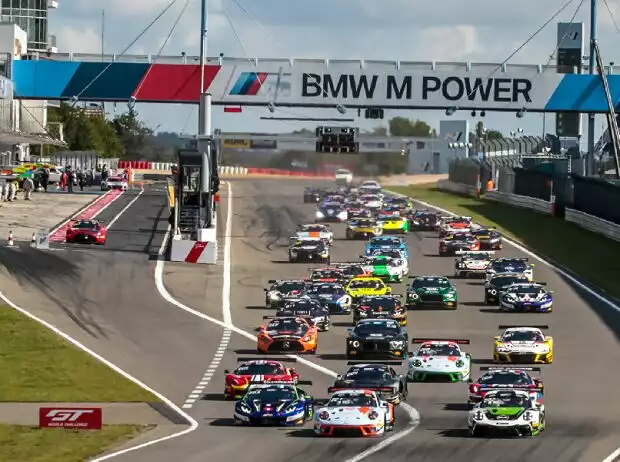 Start der 3h Nürburgring 2020 Titel-Bild zur News: Start der 3h Nürburgring 2020