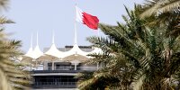 Flagge von Bahrain am Bahrain International Circuit in Sachir