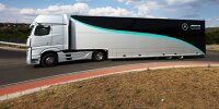 LKW des Mercedes-Formel-1-Teams mit Biobenzin