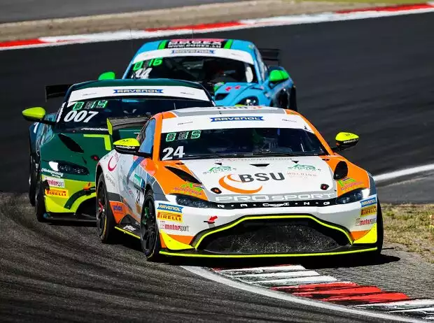 Hugo Sasse und Mike David Ortmann starten im Samstagsrennen von der Pole Titel-Bild zur News: Hugo Sasse und Mike David Ortmann starten im Samstagsrennen von der Pole