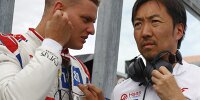 Mick Schumacher mit Ayao Komatsu, dem leitenden Renningenieur des Haas-Formel-1-Teams