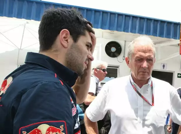 Jaime Alguersuari und Helmut Marko beim Formel-1-Rennen in Brasilien 2011 Titel-Bild zur News: Jaime Alguersuari und Helmut Marko beim Formel-1-Rennen in Brasilien 2011