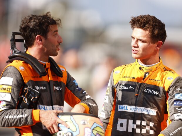 Titel-Bild zur News: Daniel Ricciardo und Lando Norris (McLaren) nach dem Formel-1-Rennen in Italien 2022