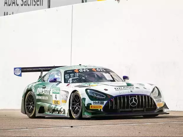 Fabian Schiller und Jules Gounon verloren ihre Chance auf den Titel am Sachsennring Titel-Bild zur News: Fabian Schiller und Jules Gounon verloren ihre Chance auf den Titel am Sachsennring