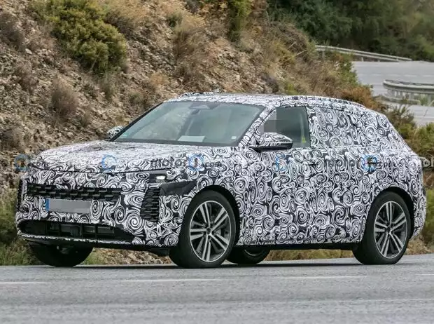 Audi RS Q5 PHEV Erlkönig Titel-Bild zur News: Audi RS Q5 PHEV Erlkönig