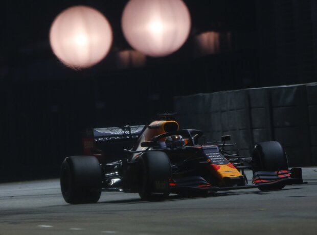 Max Verstappen (Red Bull RB15) beim Formel-1-Rennen in Singapur 2019