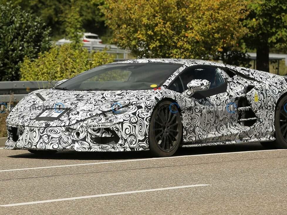 Lamborghini V12 Supercar (2023) Erlkönig