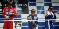 Kyalami (Südafrika) 1993: Ayrton Senna, Alain Prost und Mark Blundell auf dem Podium