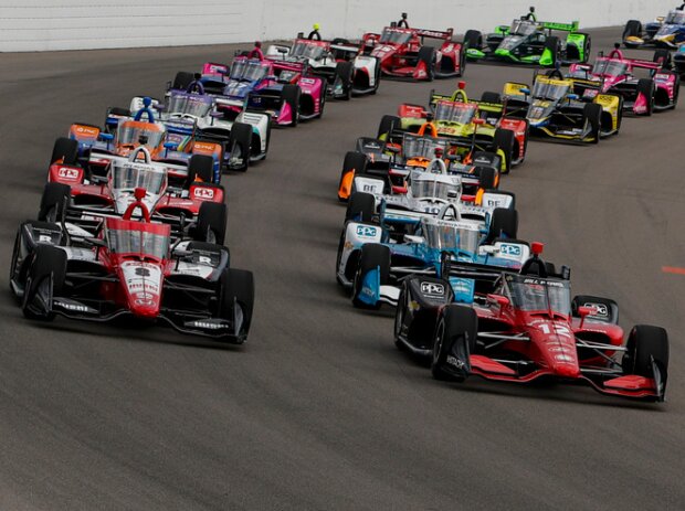 Pace-Laps zum IndyCar-Rennen 2022 im Gateway Motorsports Park in St. Louis
