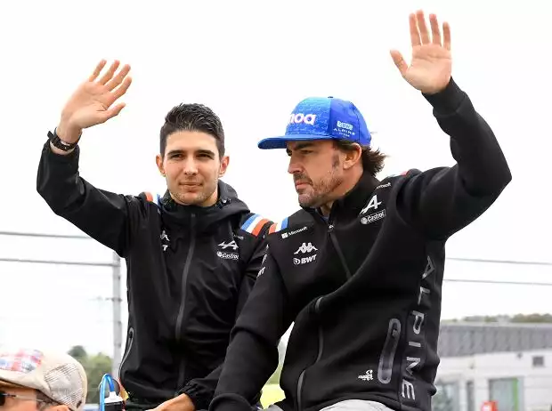Esteban Ocon schlägt sich neben Fernando Alonso ordentlich, doch kaum einer registriert es Titel-Bild zur News: Esteban Ocon schlägt sich neben Fernando Alonso ordentlich, doch kaum einer registriert es