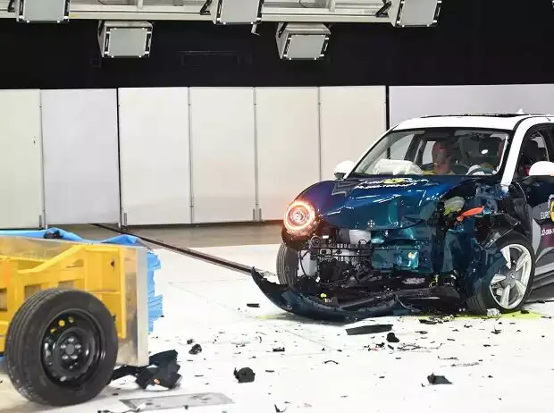 Die Funky Kat Hour Crashtests Titel-Bild zur News: Die Funky Kat Hour Crashtests