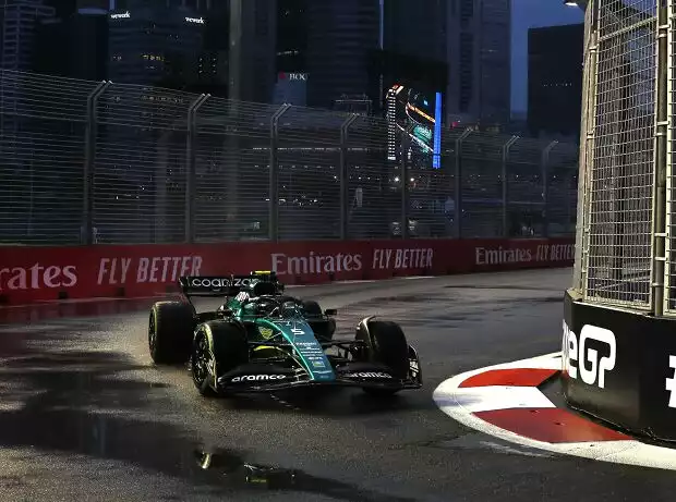 Sebastian Vettel (Aston Martin AMR22) im Training zum Formel-1-Rennen in Singapur 2022 Titel-Bild zur News: Sebastian Vettel (Aston Martin AMR22) im Training zum Formel-1-Rennen in Singapur 2022