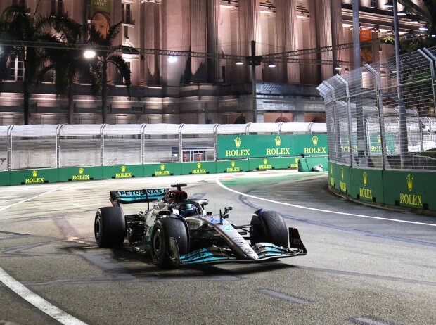 Titel-Bild zur News: George Russell (Mercedes W13) im Qualifying zum Formel-1-Rennen in Singapur 2022