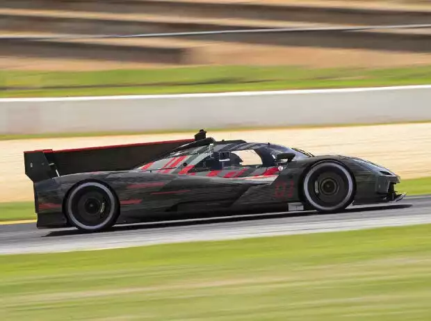 Cadillac V-LMDh bei Testfahrten in Sebring Titel-Bild zur News: Cadillac V-LMDh bei Testfahrten in Sebring