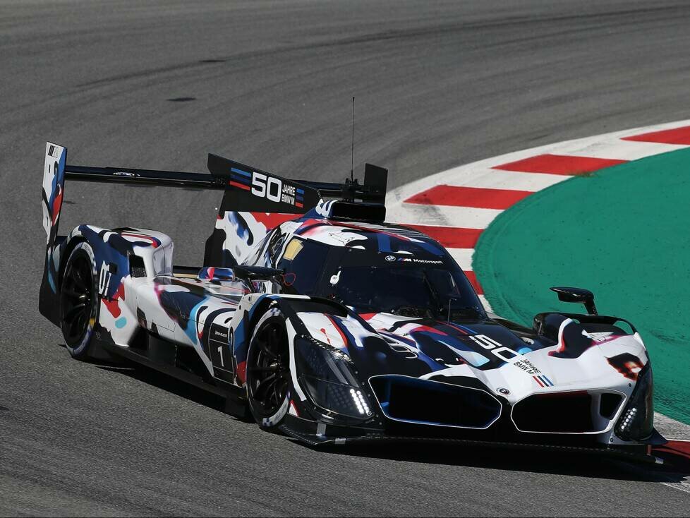 BMW M Hybrid bei Testfahrten auf dem Circuit de Barcelona-Catalunya