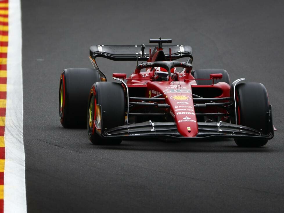Charles Leclerc im Ferrari F1-75 beim Formel-1-Rennen in Spa 2022