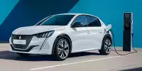 Peugeot e-208 (2023) beim Aufladen