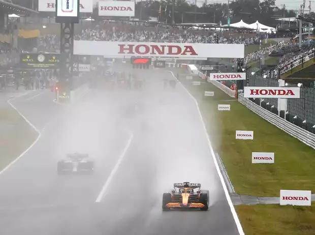 Daniel Ricciardo, Valtteri Bottas Titel-Bild zur News: Daniel Ricciardo, Valtteri Bottas