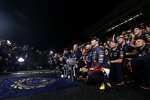 Max Verstappen (Red Bull), Helmut Marko, Christian Horner und Sergio Perez (Red Bull) 