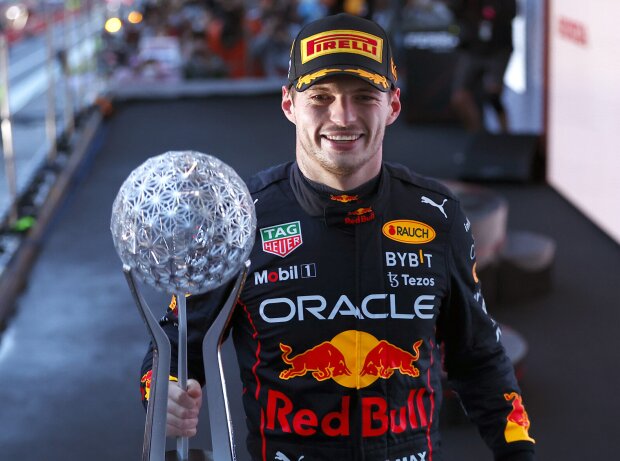 Titel-Bild zur News: Max Verstappen (Red Bull) feiert seinen zweiten WM-Titel