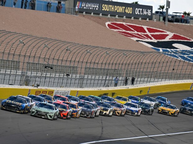 Titel-Bild zur News: NASCAR-Action auf dem Las Vegas Motor Speedway