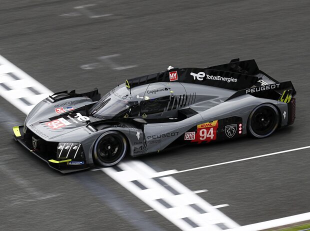 Titel-Bild zur News: Nico Müller wird bereits in Bahrain sein erstes Rennen für Peugeot bestreiten