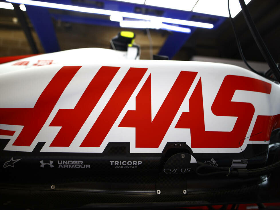 Haas VF-22