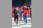Yuki Tsunoda (AlphaTauri) und Carlos Sainz (Ferrari) 