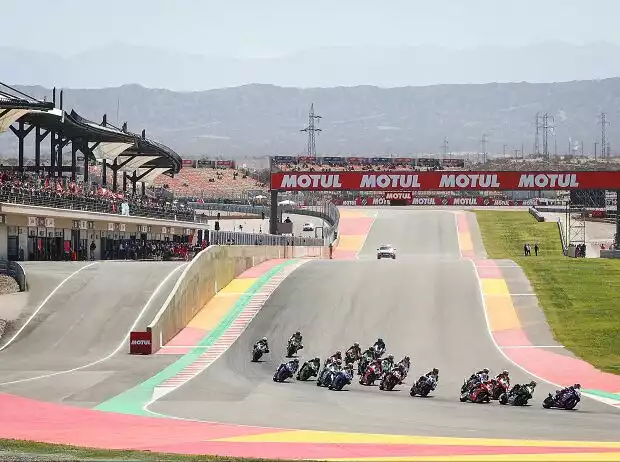 Titel-Bild zur News: WSBK San Juan Start