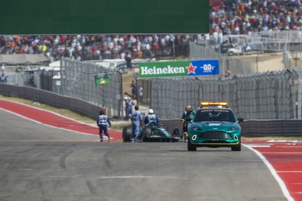 Fernando Alonso Lance Stroll Alpine Alpine F1Aston Martin Aston Martin F1 ~Fernando Alonso (Alpine) und Lance Stroll (Aston Martin) ~ Fernando Alonso Lance Stroll Alpine Alpine F1Aston Martin Aston Martin F1 ~Fernando Alonso (Alpine) und Lance Stroll (Aston Martin) ~