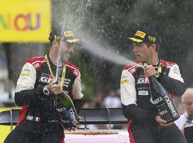 Sebastien Ogier feiert den ersten WRC-Sieg mit Beifahrer Benjamin Veillas Titel-Bild zur News: Sebastien Ogier feiert den ersten WRC-Sieg mit Beifahrer Benjamin Veillas