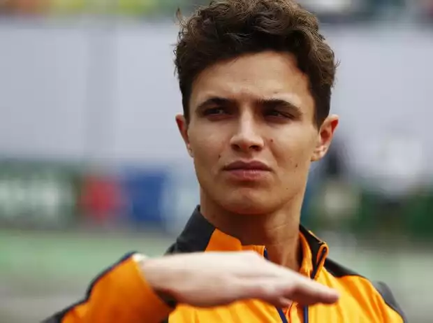 Lando Norris (McLaren) vor dem Formel-1-Rennen in Mexiko 2022 Titel-Bild zur News: Lando Norris (McLaren) vor dem Formel-1-Rennen in Mexiko 2022