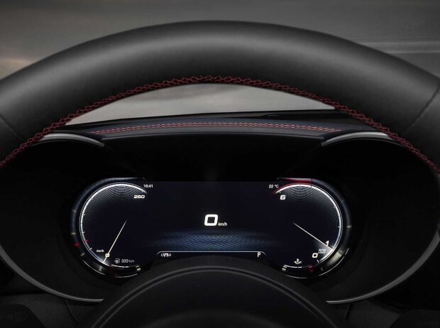 Digitales Cockpit des Alfa Romeo Giulia (2023) 