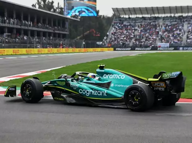 Sebastian Vettel (Aston Martin AMR22) beim Formel-1-Training in Mexiko 2022 Titel-Bild zur News: Sebastian Vettel (Aston Martin AMR22) beim Formel-1-Training in Mexiko 2022