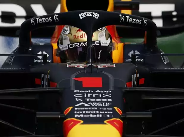 Titel-Bild zur News: Max Verstappen im Red Bull RB18 in Mexiko 2022